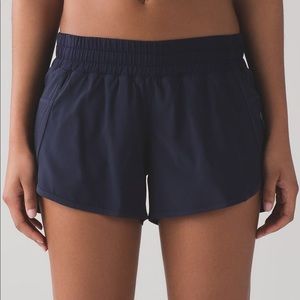 Lululemon Tracker V Shorts in Midnight Navy Sz 8
